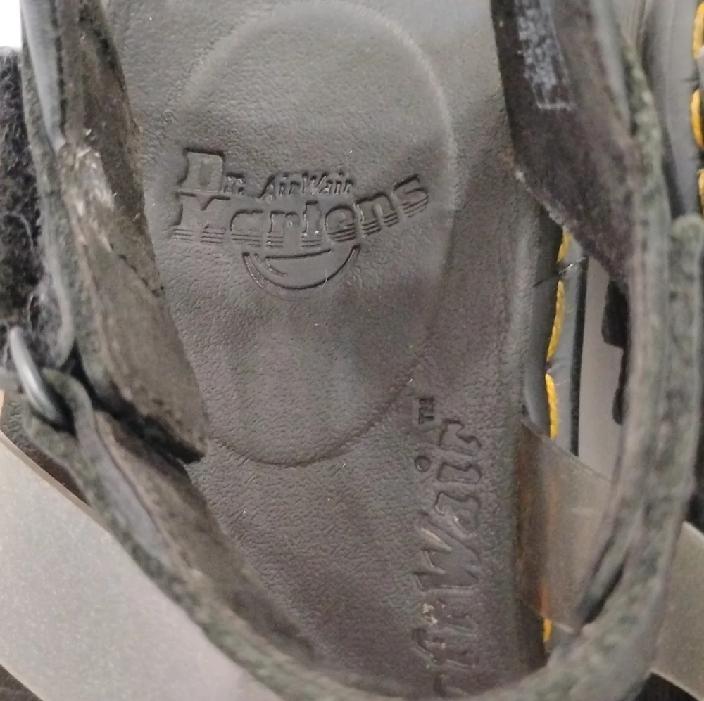 BOUNCING SOLE DOC MARTENS SANDALS